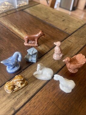 Vintage Wade England Brown Ceramic  Figurines